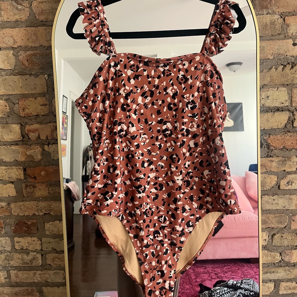 Old Navy Square neck animal print one piece swimsuit